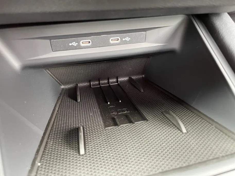 CUPRA Formentor 1.5 TSI e-Hybrid Business *NIEUW*Navi+Camera*Schuif/kanteldak*Adapt Cruise Control*Winter Pack*Trekhaak*Elekt.achterklep*Vol opties!