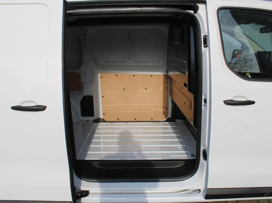 Toyota ProAce Long Worker 2.0 D-4D Challenger | Carplay | PDC | Airco | Cruise | Schuifdeur rechts |