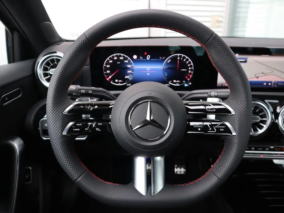 Mercedes-Benz A-Klasse 250 e Business Solution AMG