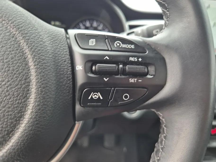 Kia Stonic 1.0 T-GDi MHEV DynamicPlusLine | Cruise Control | Climate Control | Navigatie | LM Velgen | Camera | Privacy Glass |