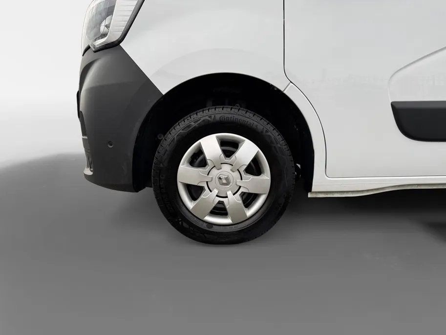 Renault Master T33 2.3 - 135PK dCi L2H2 Work Edition | BPM VRIJ | Trekhaak | Parkeersensoren | Camera | Navi | Apple CarPlay/Android Auto | Volledig betimmerd | Airco | Cruise Control |