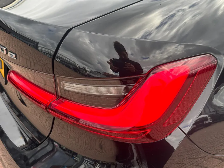 BMW 3 Serie 320e Business Edition Plus *Automaat*Navigatie*Parkeersensoren*Carplay*Lederen bekleding*Stoelverwarming*LM.Velgen*Zeer nette auto!