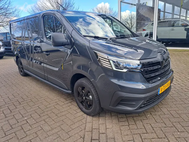 Renault Trafic 2.0 dCi 130 T30 L2H1 GB Comfort Black Edition | Airco | Cruise | LM velgen | Betimmering | Trekhaak | Bijrijdersbank | Demonstratieauto, vraag naar beschikbaarheid ! |