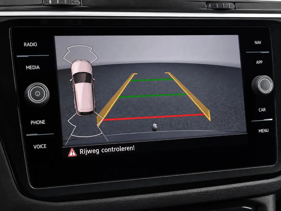 Volkswagen Tiguan 1.4 TSI eHybrid R-Line Business+ · Trekhaak · Camera · Stoelverwarming · Navigatie · Apple/Android Car Play · Garantie t/m 24-02-2027 of 100000km.