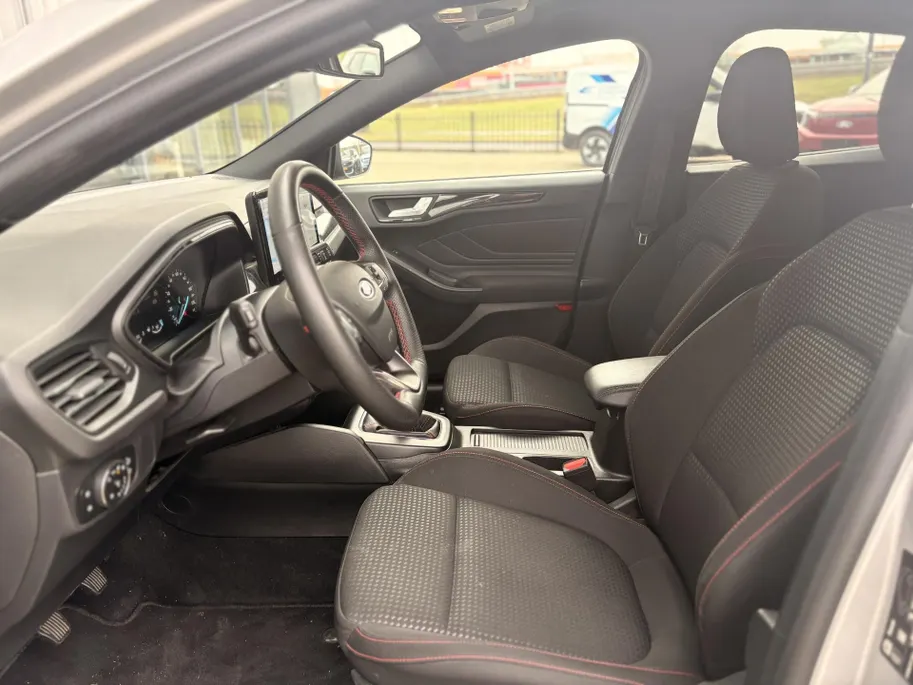 Ford Focus 1.0 EcoBoost Hybrid ST Line