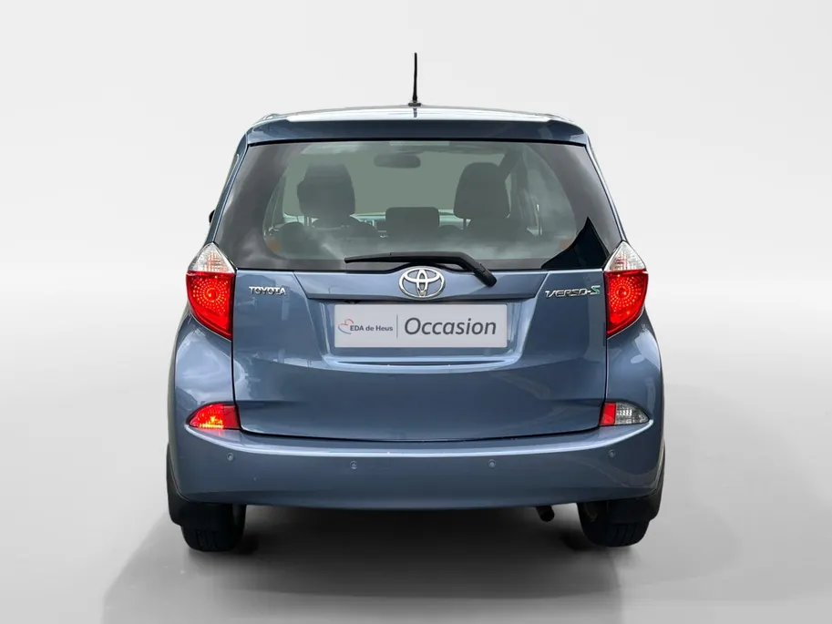 Toyota Verso-S 1.3 VVT-i Dynamic | Achteruitrij Camera | Panorama Dak | Parkeersensoren | Airco | Bluetooth | Hoge Instap | 12 Maanden Bovag Garantie