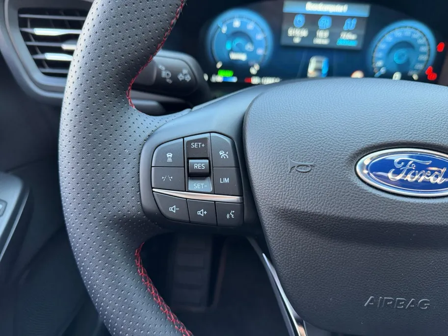 Ford Kuga 2.5 PHEV ST-Line X | Trekhaak | 2100 KG Trekgewicht | Adaptieve Cruise Control | Dodehoek Detectie | AGR-Stoelen | Winter Pack |