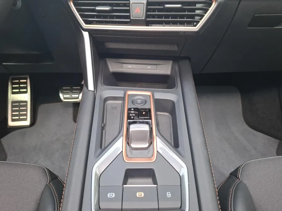 CUPRA Formentor 1.5 TSI e-Hybrid Business | NIEUWE AUTO | ELEKTRSICH WEGKLAPBARE TREKHAAK | STOEL & STUURVERWARMING | SCHUIFKANTELDAK |