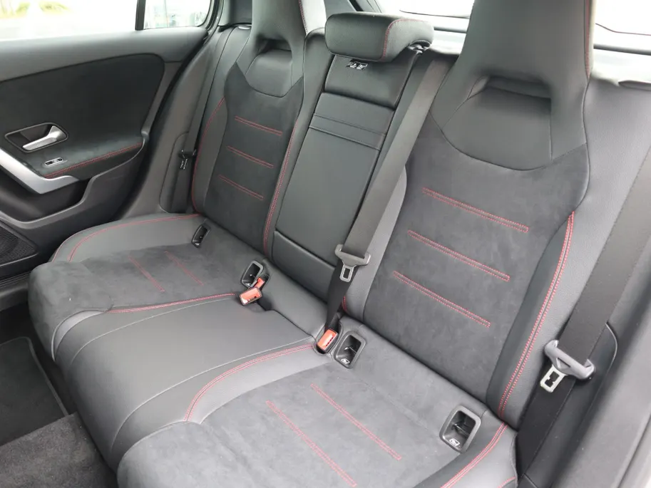 Mercedes-Benz A-Klasse 250 e Business Solution AMG