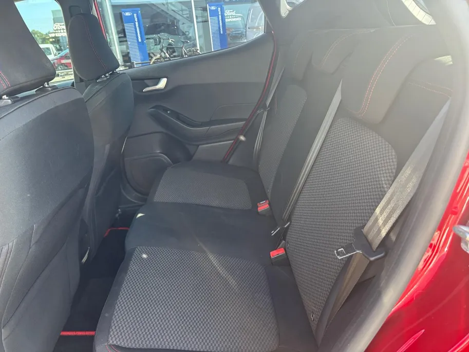 Ford Fiesta 1.0 EcoBoost ST-Line |Voorruitverwarming| Navigatie| Achterspoiler| 12 maanden Bovag garantie}
