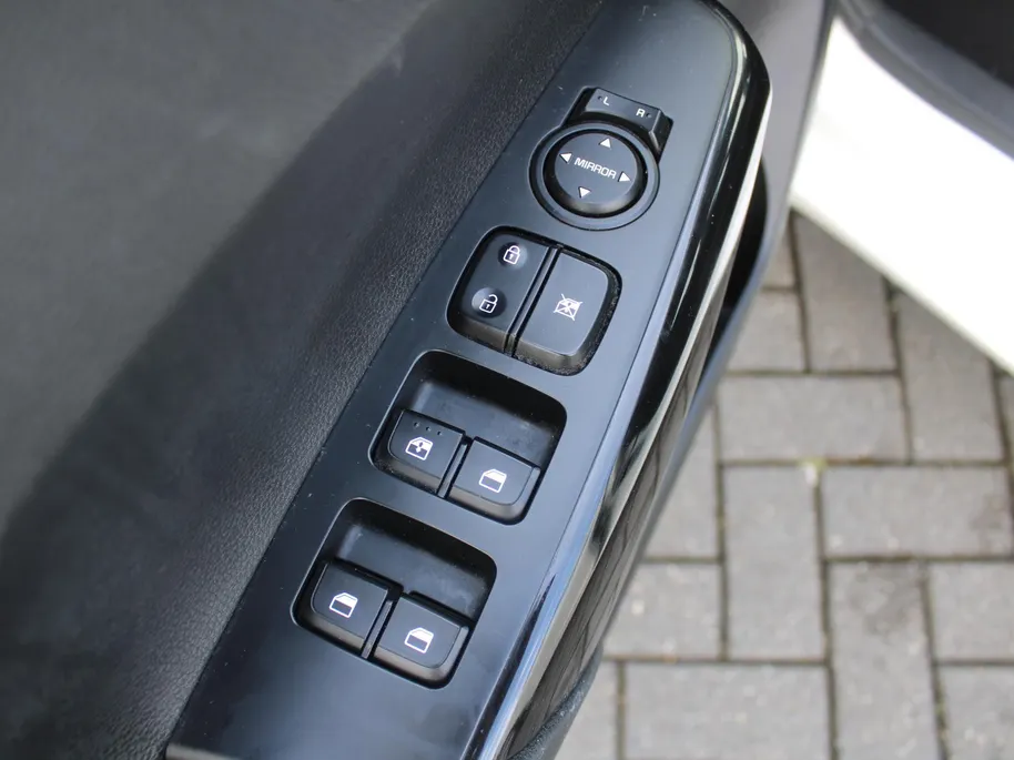 Kia Picanto 1.0 CVVT ComfortLine Navigator | Camera | Navi | Airco | Dealeronderhouden | Apple CarPlay/Android Auto | All seasons |