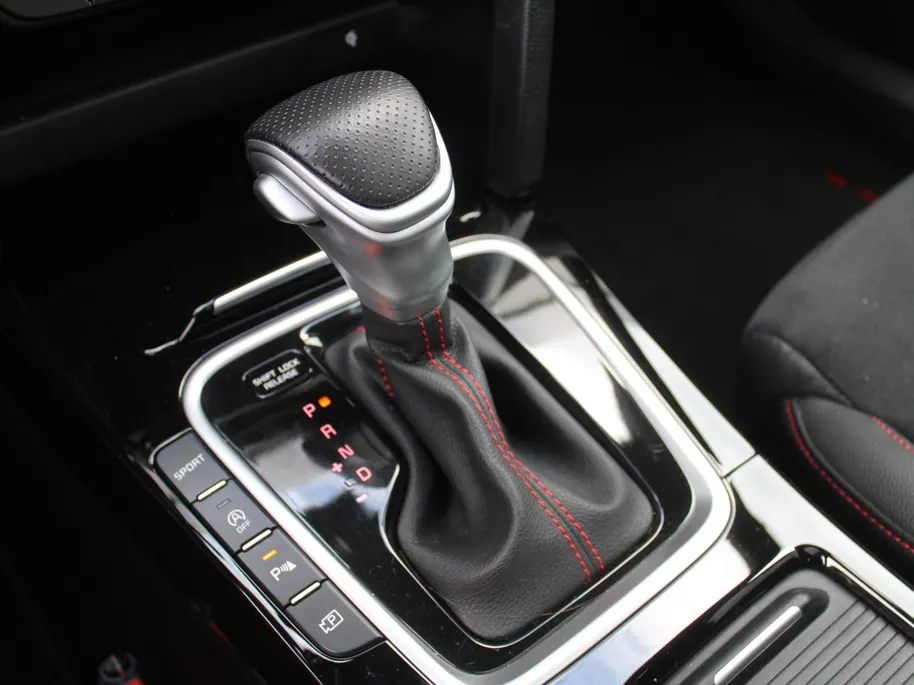 Kia ProCeed 1.6 T-GDI GT | 204PK! | Stuur-/stoelverwarming | Schuifdak | Camera | Stoelgeheugen | LED | Dodehoek detectie | Zeer nette auto | 1e eigenaar |