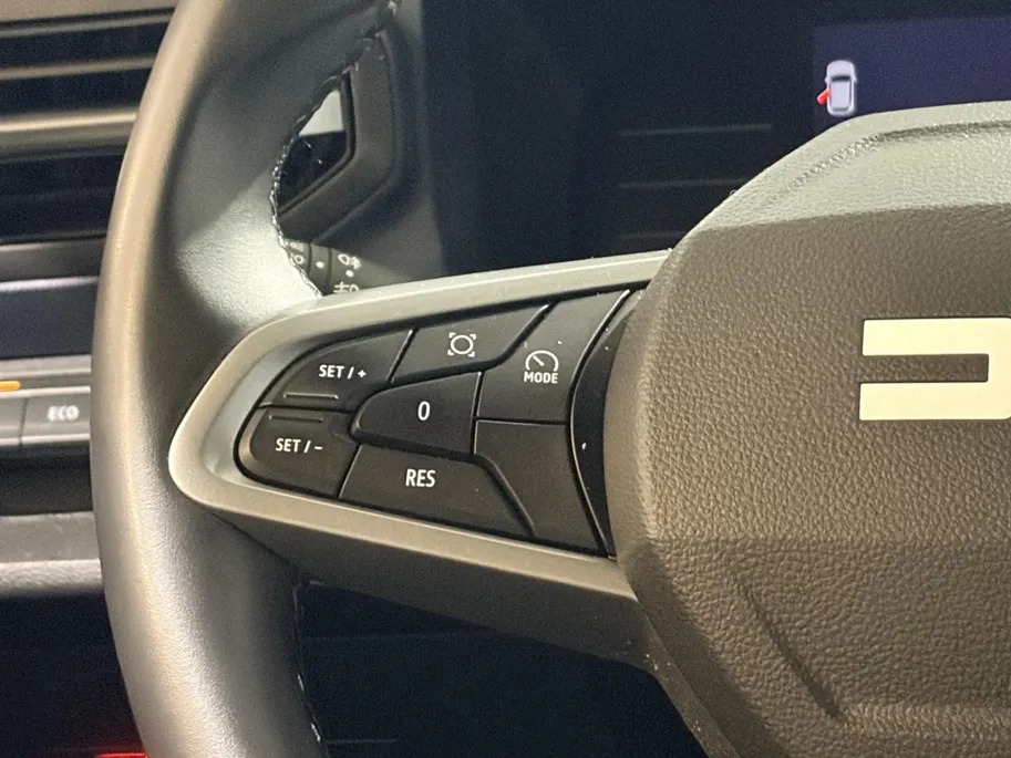 Dacia Duster 140PK Hybrid Journey Automaat | 1e Eigenaar | Navigatie | Apple Carplay/Android Auto | 360 Camera | Dodehoek Detectie | Parkeersensoren | Climate Control | Cruise Control | USB-C | Licht & Regen Sensor |