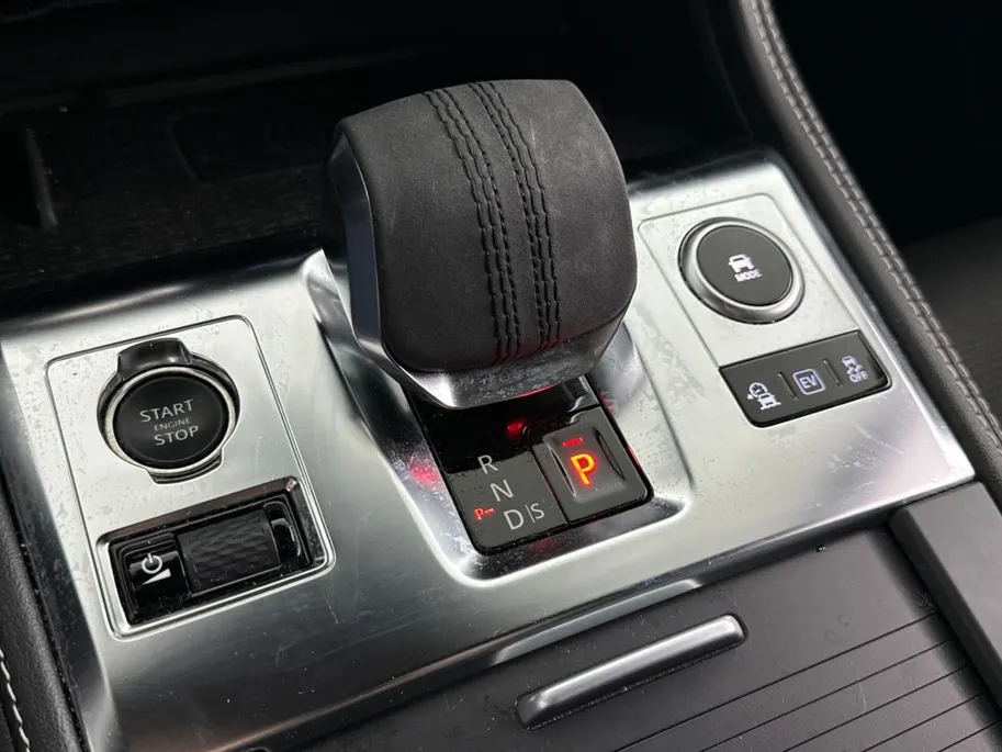 Jaguar F-PACE 2.0 P400e R-Dynamic HSE Black Pack | Panoramadak | Massagestoelen + Ventilatie | Head-Up Display
