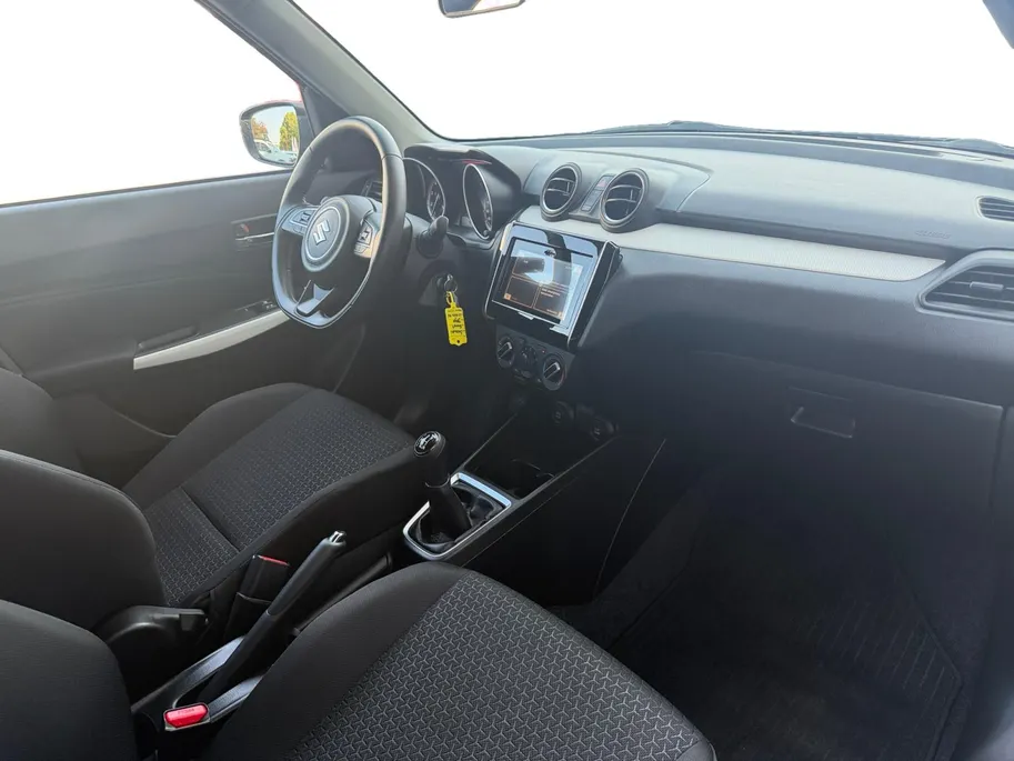 Suzuki Swift 1.2 Select Smart Hybrid | Airco | Cruise Control | Camera | Stoelverwarming | Apple Carplay/ Android Auto |