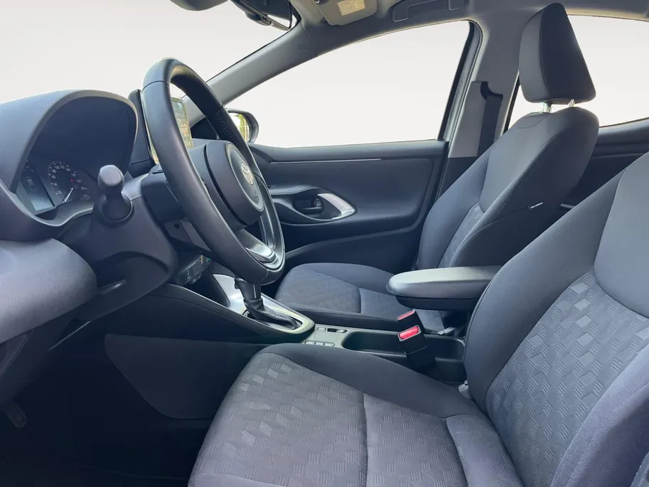 Toyota Yaris 1.5 Hybrid 115 Active | Apple Carplay | Android Auto | Parkeercamera | Parkeersensoren | Stoelverwarming