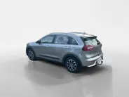 Kia Niro 1.6 GDi Hybrid DynamicLine |Super complete en leuke uitvoering! NU INCL Premiumpakket GRATIS! Incl. 12 maanden garantie! RIJKLAARPRIJS!!
