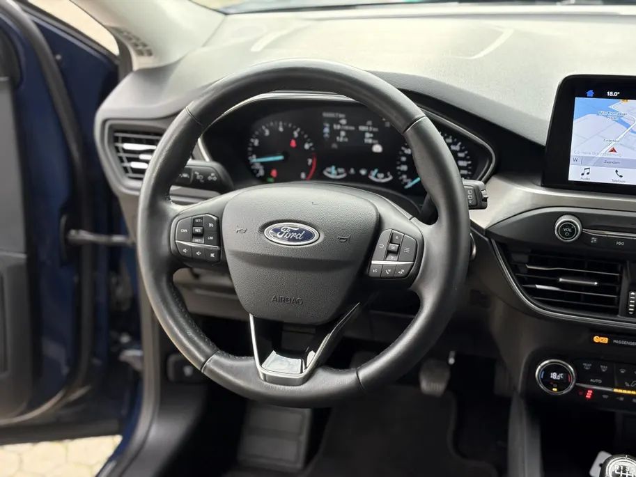 Ford Focus Wagon 1.5 EcoBoost Titanium Business | 1500 kg trekkracht | WINTER PACK