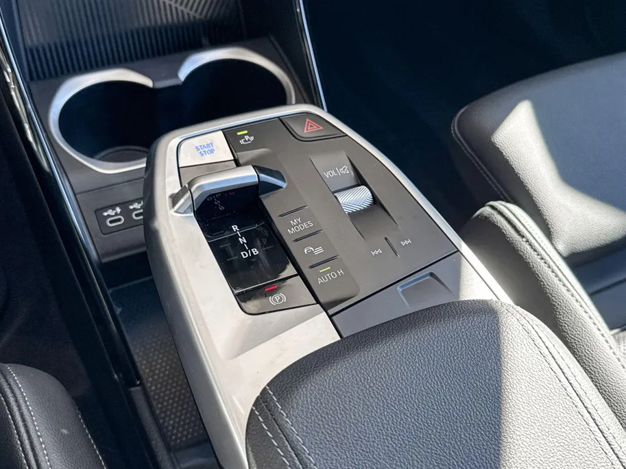 BMW iX1 xDrive30 Launch Edition 67 kWh