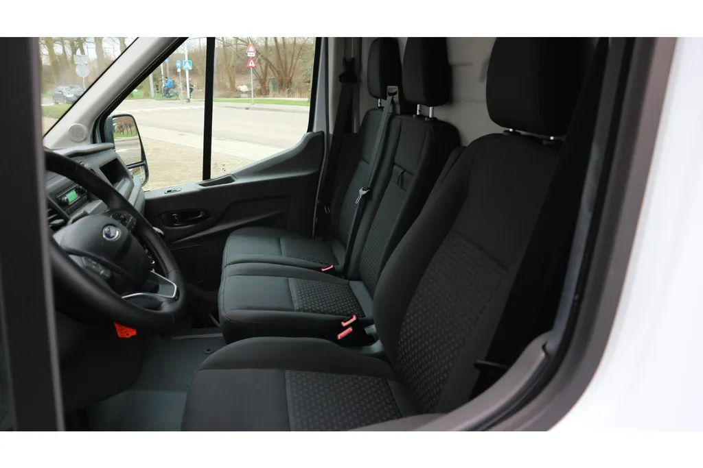 Ford Transit 350 2.0 130pk L3H2 Trend | Trekhaak |