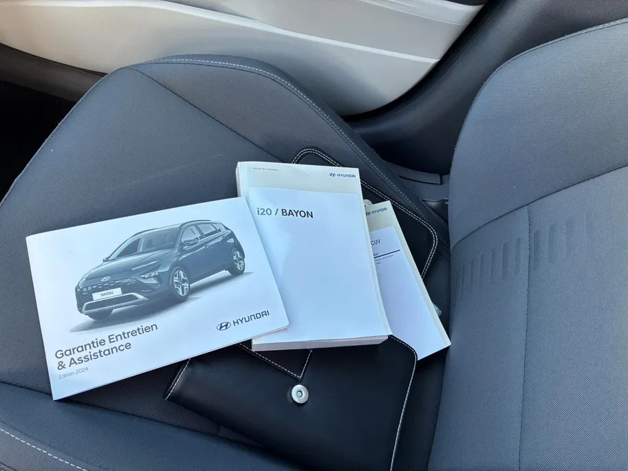 Hyundai Bayon Premium | Clima | Uniek |SUPER GAVE ACTIE, EXTRA DEMO KORTING en INCLUSIEF FABRIEKSGARANTIE! Wordt mee gereden (demo) bezichtiging op afspraak.