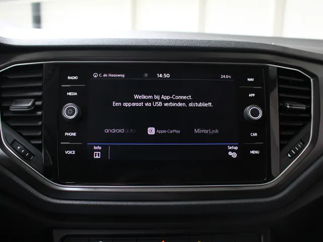 Volkswagen T-Roc 1.5 TSI Style Navigatie | Inklapbare spiegels | Climate Control | Privacy Glass