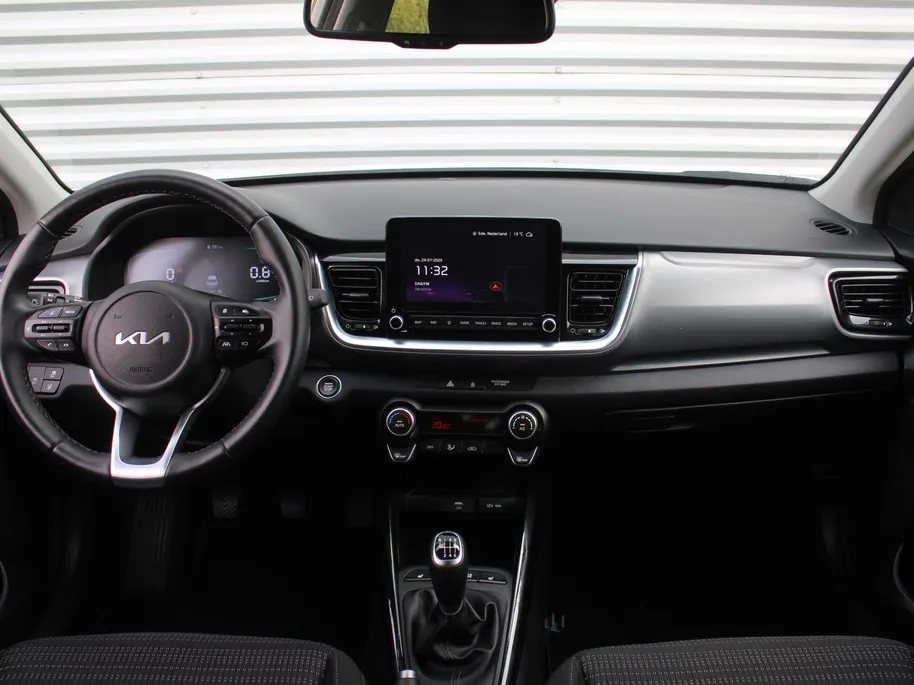 Kia Stonic 1.0 T-GDi MHEV DynamicPlusLine | Stuur-/stoelverwarming | Camera | Clima | Cruise | 16' LM | Navi | LED | Keyless |