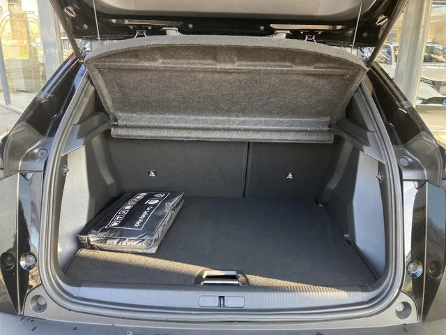 Peugeot 2008 1.2 Hybrid 145 GT | Pan.dak | Winterpack