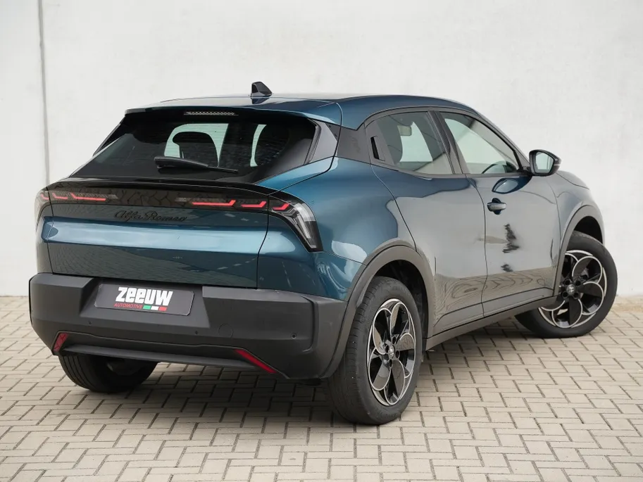 Alfa Romeo Junior Elettrica 54 kWh | Carplay | Clima | Cruise | LED | 18'