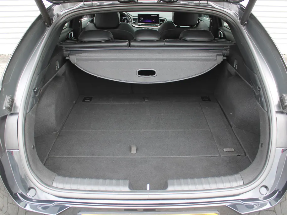 Kia ProCeed 1.5 T-GDi GT-Line | Trekhaak | Schuifdak | Stuur-/stoelverwarming | Camera | Dodehoek detectie | Telefoonlader | Cruise adapt. | 17' LM | LED |