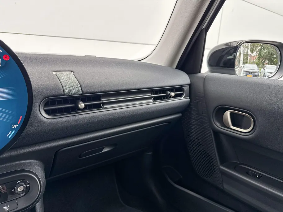 MINI Cooper 5-deurs Cooper C Essential