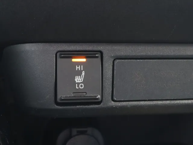 Toyota Yaris 1.5 Hybrid Launch Edition Bi-tone | JBL | Blindspot