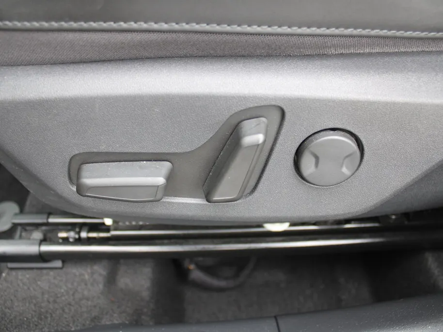 Kia Niro 1.6 GDi Hybrid ExecutiveLine | Automaat | Harman Kardon | Leder | Elek. Stoelverstelling met geheugen | Heads-up Display | Trekhaak | All season |