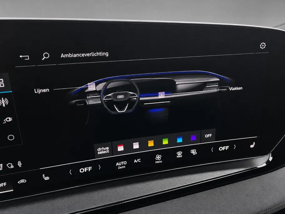Audi Q6 e-tron S edition 306pk performance 100 kWh · Panoramadak · Luchtvering · Trekhaak · 360 Camera · Warmtepomp · Head-Up · Elek. Voorstoelen · 21'' Inch · 24-11-2030 of 100.000km