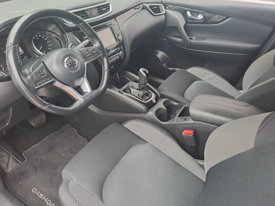 Nissan QASHQAI 1.3 DIG-T Design Edition | Automaat | Trekhaak | Pano Dak | Navi | Cruise | Camera | Apple Carplay/Android Auto | Stoel verrw.