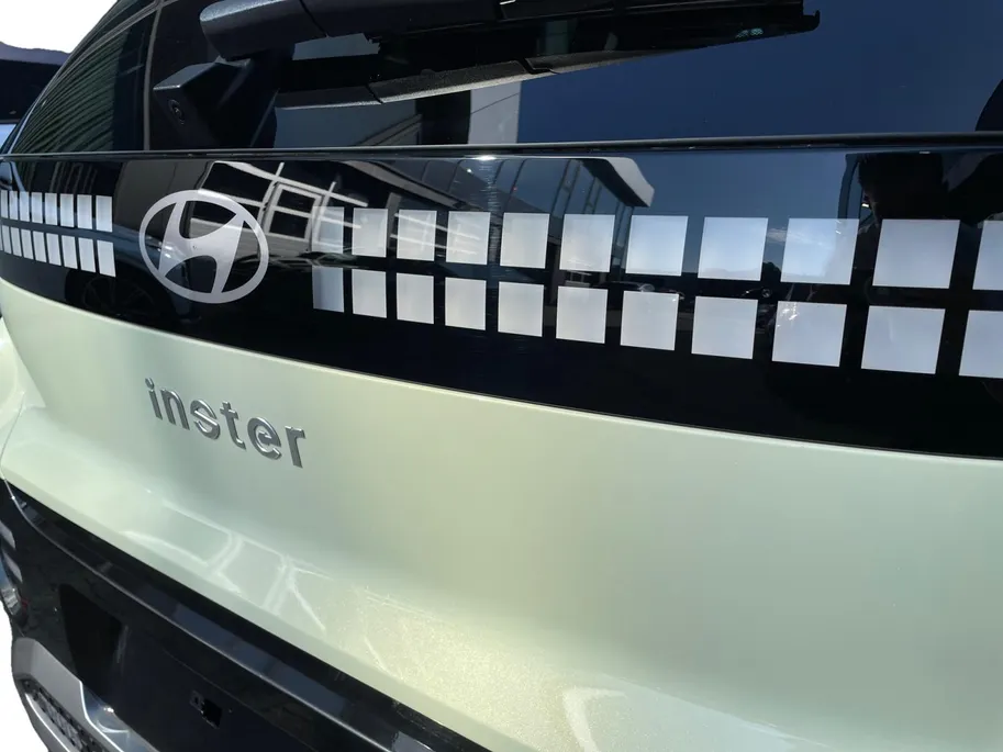 Hyundai Inster Evolve 49 kWh 115PK | €2000,- korting! | Nieuw | Uit voorraad leverbaar | Zeer compleet | 360 km range | 360 graden camera | Hyundai Rotterdam - Noord |