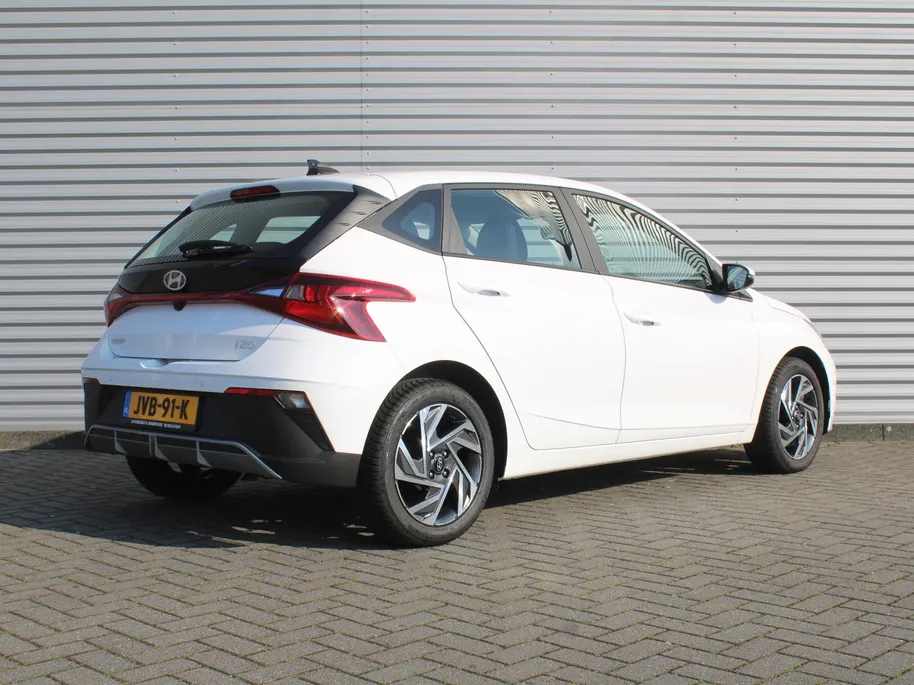 Hyundai i20 1.2 MPI Comfort | BTW Auto | Stuur-/stoelverwarming | Camera | Navi | Apple Carplay | Android Auto | Cruise | 16' LM | All seasons | Airco |