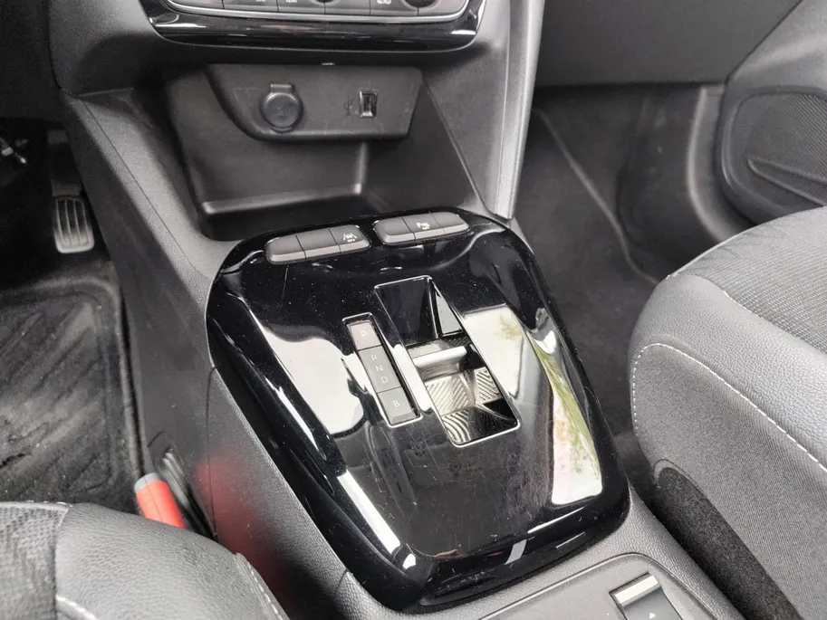 Opel Corsa-e Level 3 50 kWh | Stoelverwarming | Climate Control | | Incl. 12 maanden garantie, APK, Onderhoudsbeurt etc. Premiumpakket gratis! |