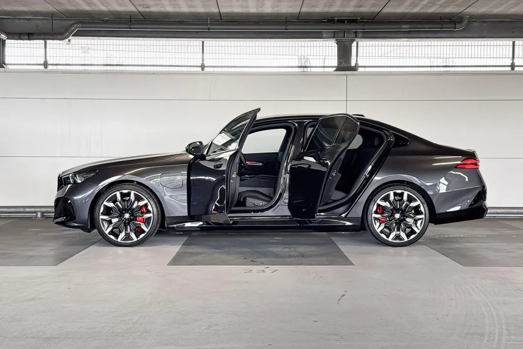 BMW 5 Serie Sedan 550e xDrive