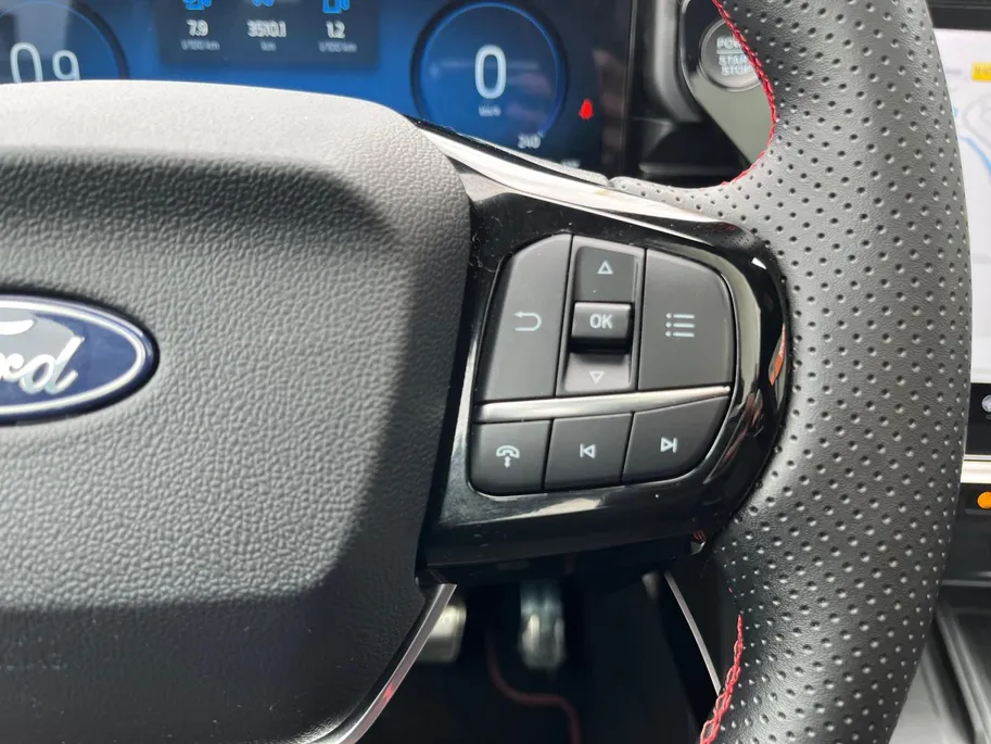 Ford Puma ST-Line | Panoramadak | Winter Pack | Driver Assistance Pack | LMV 18' | Apple Carplay & Android Auto |