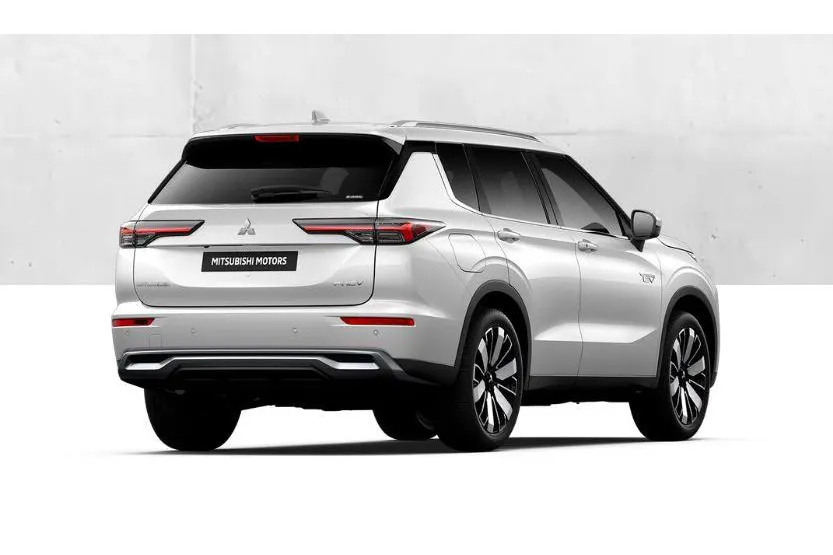Mitsubishi Outlander 2.4 PHEV Instyle+ € 5.000 euro korting eigen voorraad| 8 jaar garantie| Snel leverbaar | Totaalprijs op is op.m26
