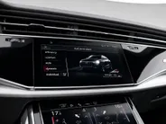 Audi Q8 55 TFSIe 381pk Tiptronic Quattro Pro Line S · Panoramadak · 360 Camera · Wegklapbare Trekhaak · Apple/Android Car Play · Luchtvering · 21'' Inch ·