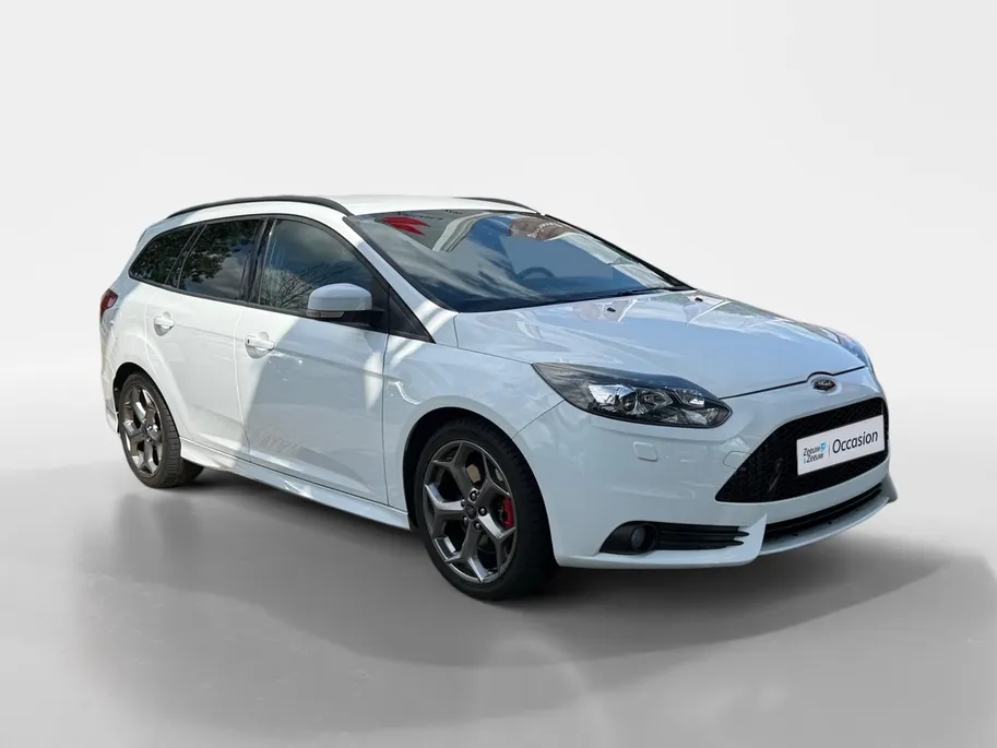 Ford Focus Wagon 2.0 EcoBoost ST-3 | Recaro-Stoelen | Parkeer Camera | Leder | Cruise Control | Climate Control | Parkeer Sensoren |