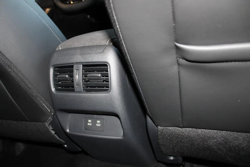 Nissan QASHQAI 1.5 e-Power N-Design *Pro-pilot*Google navigatie*Dodehoeksensoren*360grd Camera*parkeersensoren voor en achter*Climatecontrole*stoel-,stuur- en voorruit verwarming*Applecarplay&Androidauto*