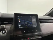 Renault Clio 90PK TCe GPF Techno | Navi | Camera | Parkeersensoren | Digital Cockpit | Apple CarPlay/Android Auto | Armsteun | Licht & Regen Sensor | Climate Control |