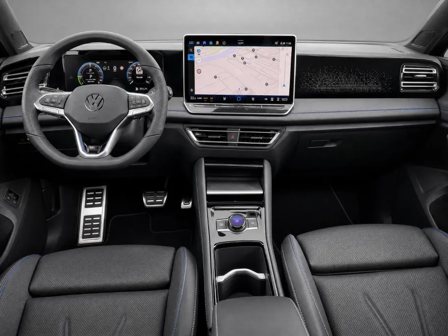 Volkswagen Tiguan 1.5eHybrid 200kW/272PK R-Line Black Style DSG · Panoramadak · Leder · Trekhaak · 360°Camera · Harman Kardon · Garantie t/m 09-01-2027