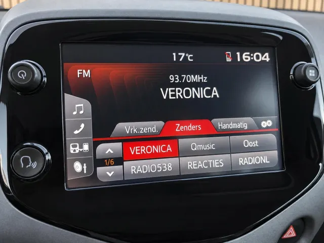 Toyota Aygo 1.0 VVT-i x-play | Camera | Carplay