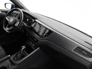 Volkswagen Polo 1.0 TSI 110pk DSG R-Line · Camera · Matrix LED · Stoelverwarming · Apple/Android Car Play · ACC · P-Sensoren · 17'Velgen ·