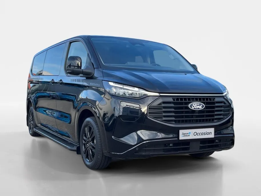 Ford Transit Custom 320 2.5 PHEV L2H1 Black Platinum DC EXCL. BTW &  | 233 pk Automaat | Lederen bekleding | Navigatie | Treeplanken | LM velgen 17' zwart | 360 graden camera | Dubbele schuifdeur