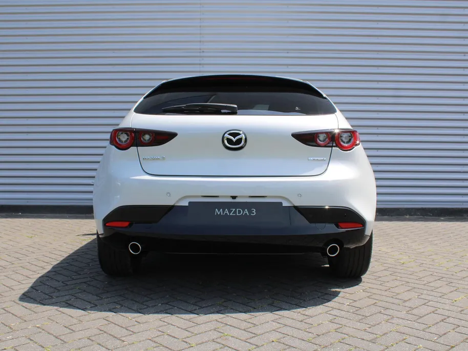 Mazda 3 2.0 e-SkyActiv-G M Hybrid 150 Homura | Stoelverwarming | Camera | Dodehoek detectie | HUD | 18' LM | LED | Cruise adapt. |
